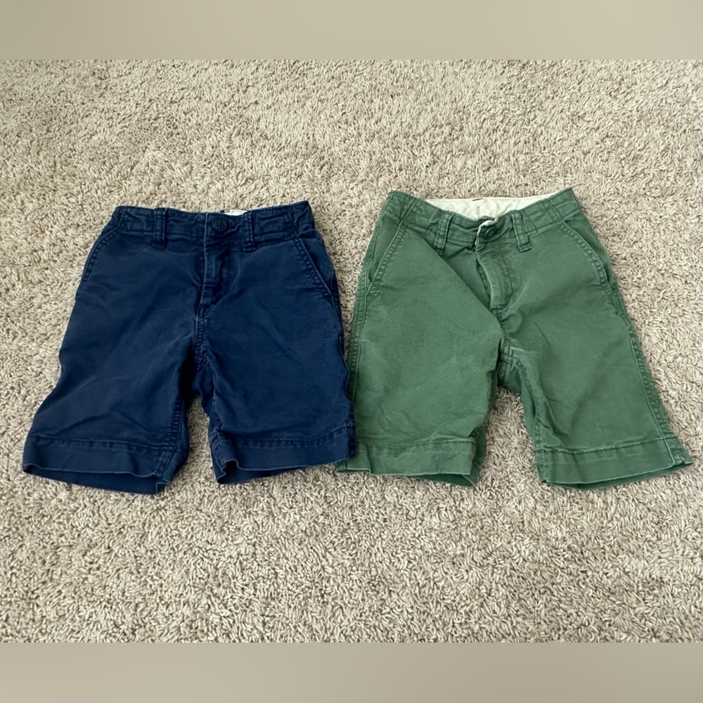 Gap shorts, boys size 5 regular, navy& green, good condition, adjustable waist